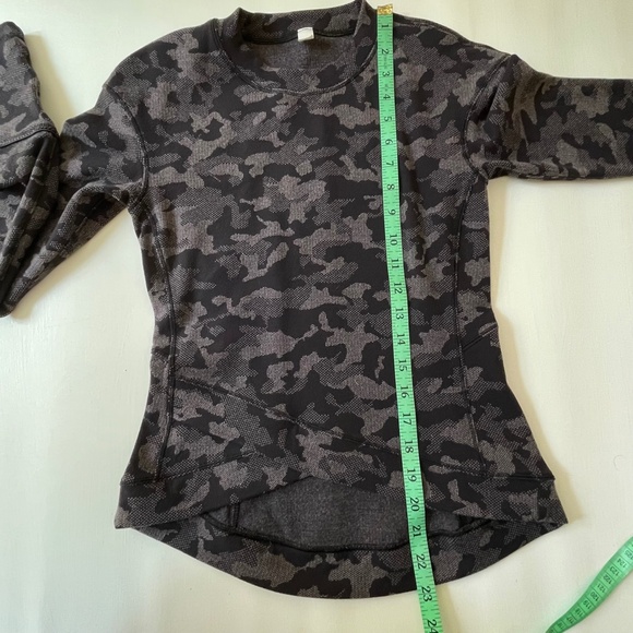 Lululemon WomenTop Sz4 Athletic Camo Jacquard Fitted Running Yoga Performance - Picture 12 of 13